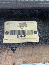 Load image into Gallery viewer, Used GMC SIERRA 07-2013 Extended Cab 6.5' short bed used topper LOCATION: n-1-1 CODE: CNMM004