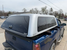 Load image into Gallery viewer, Used GMC SIERRA 07-2013 Crew Cab 6.5&#39; short bed used topper LOCATION: A-3-1 CODE: CL204