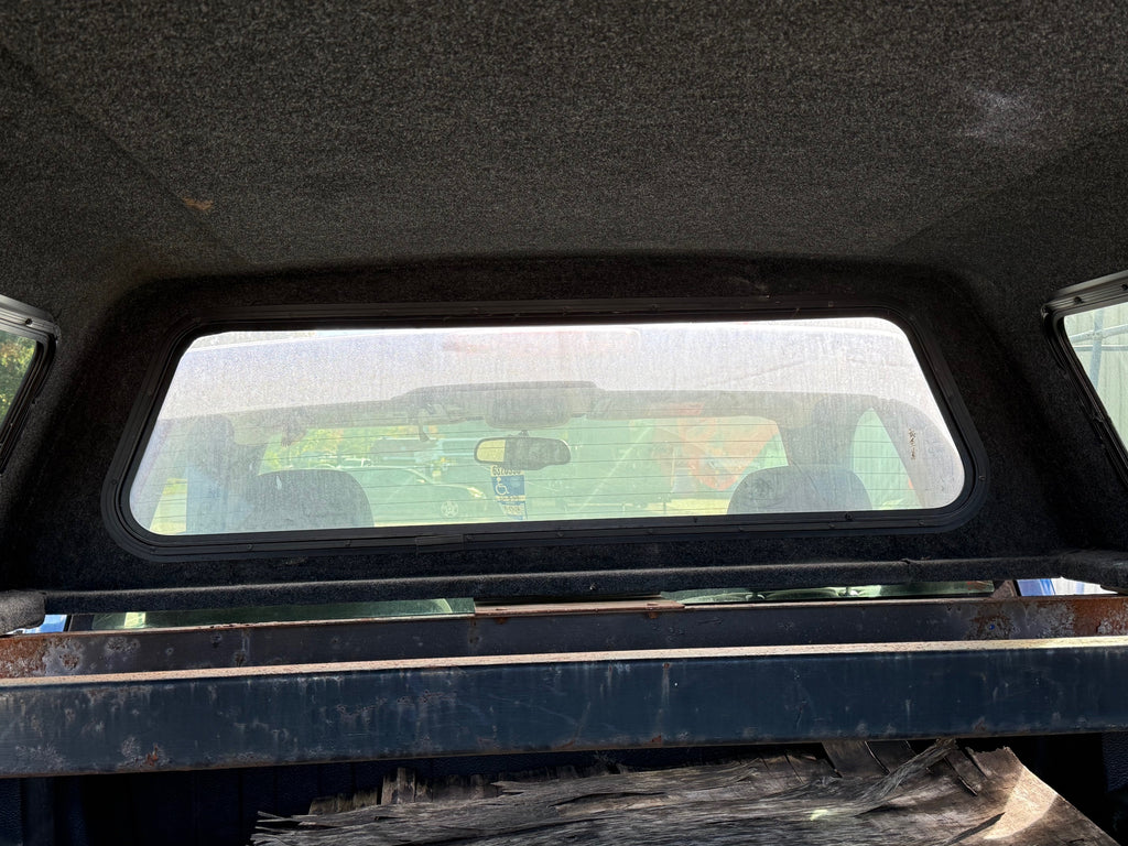 Used Chevy Silverado / GMC Sierra 2014-2018 1500 XC 6.5' short bed used topper LOCATION: A-4-1 Code: CL1015-25b