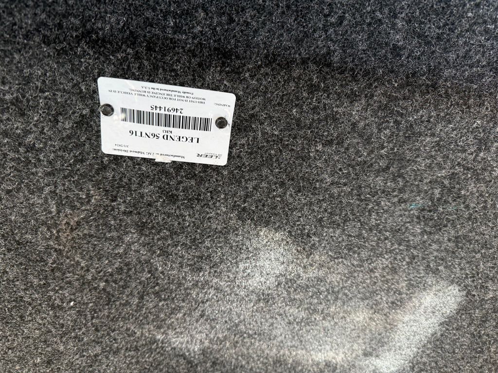 Used Nissan Titan 2016-2025 crew cab 5' short bed used topper LOCATION: N-3-1 Code: CL0326-02a