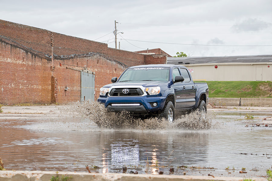 toyota-tacoma-2015-frdr-water-747.jpg